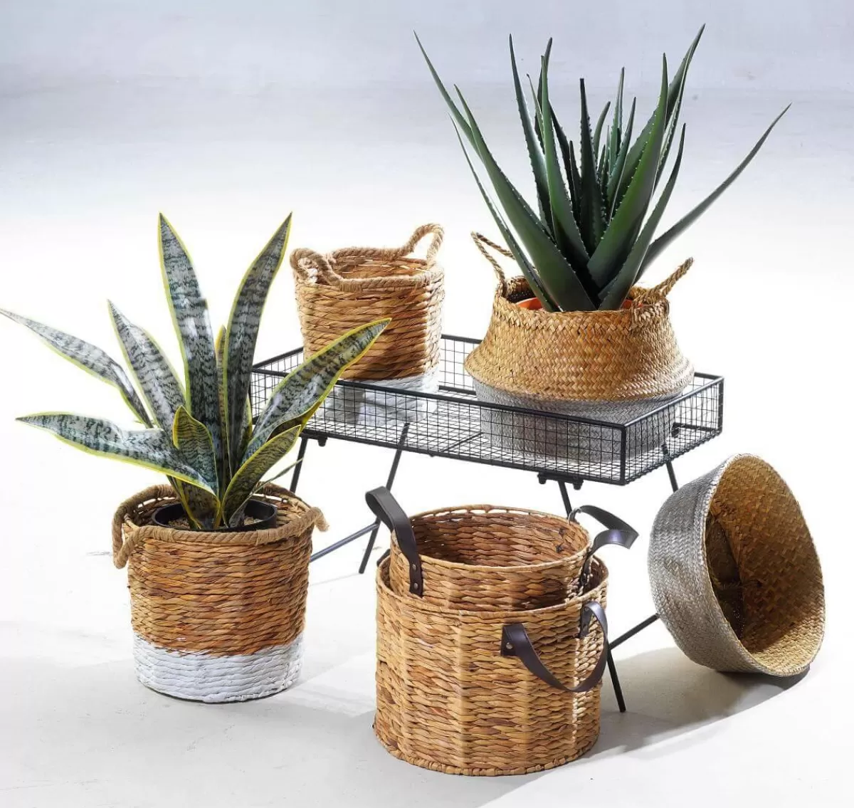 DecoWoerner Basket Stand Made Of Metal