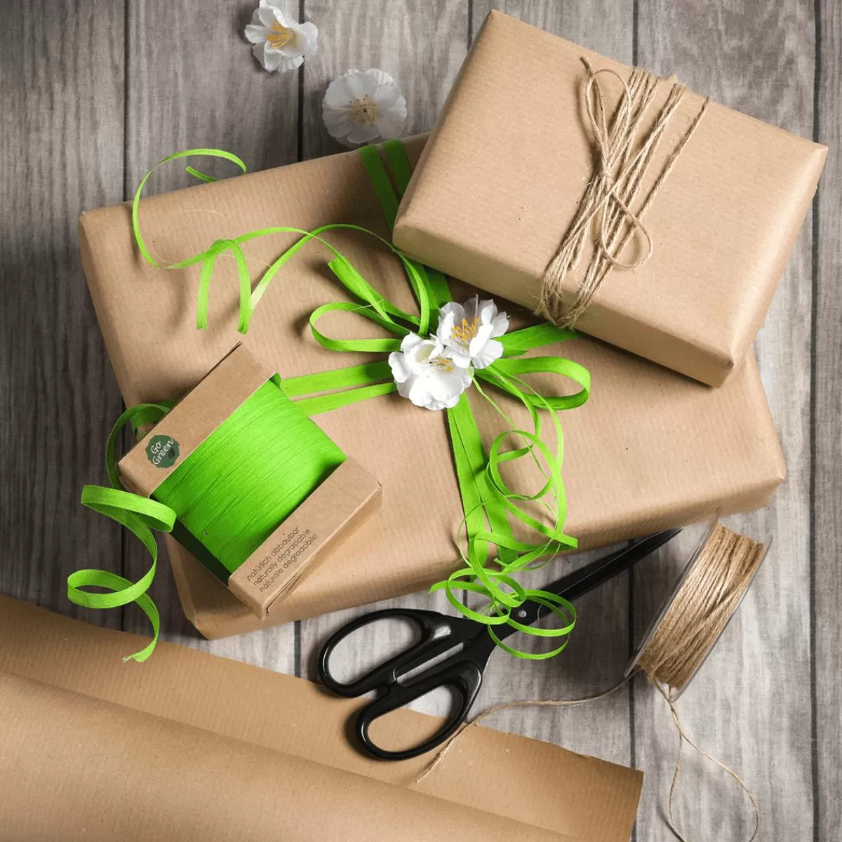 DecoWoerner Economy Pack Go Green Gift Box With White And Brown Jute Ribbon