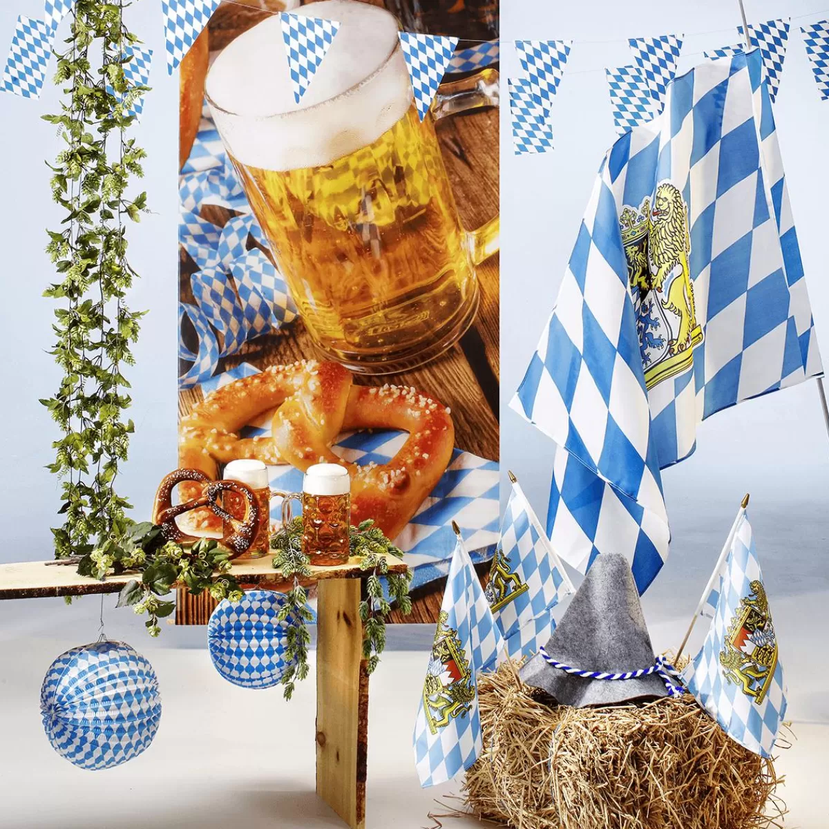 DecoWoerner Flame Retardant Fabric Banner "Oktoberfest With Beer And Pretzel" Made Of Flag Fabric 100 X 200 Cm