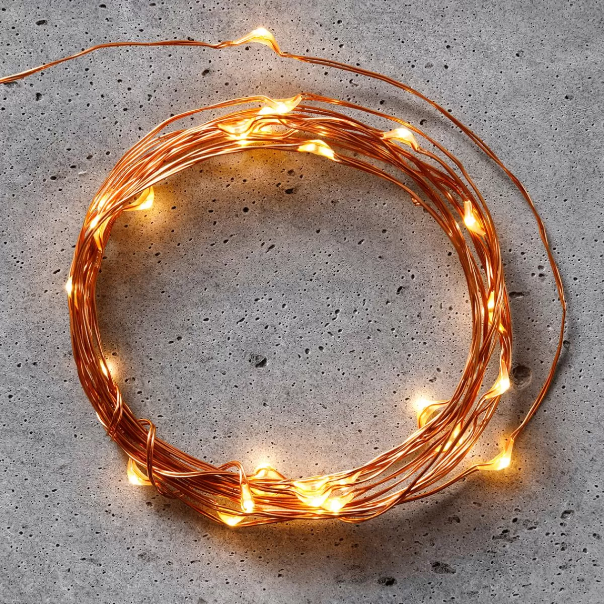 DecoWoerner LED Battery Wire Rope Light For Indoor Use, 50 LED, 5 M