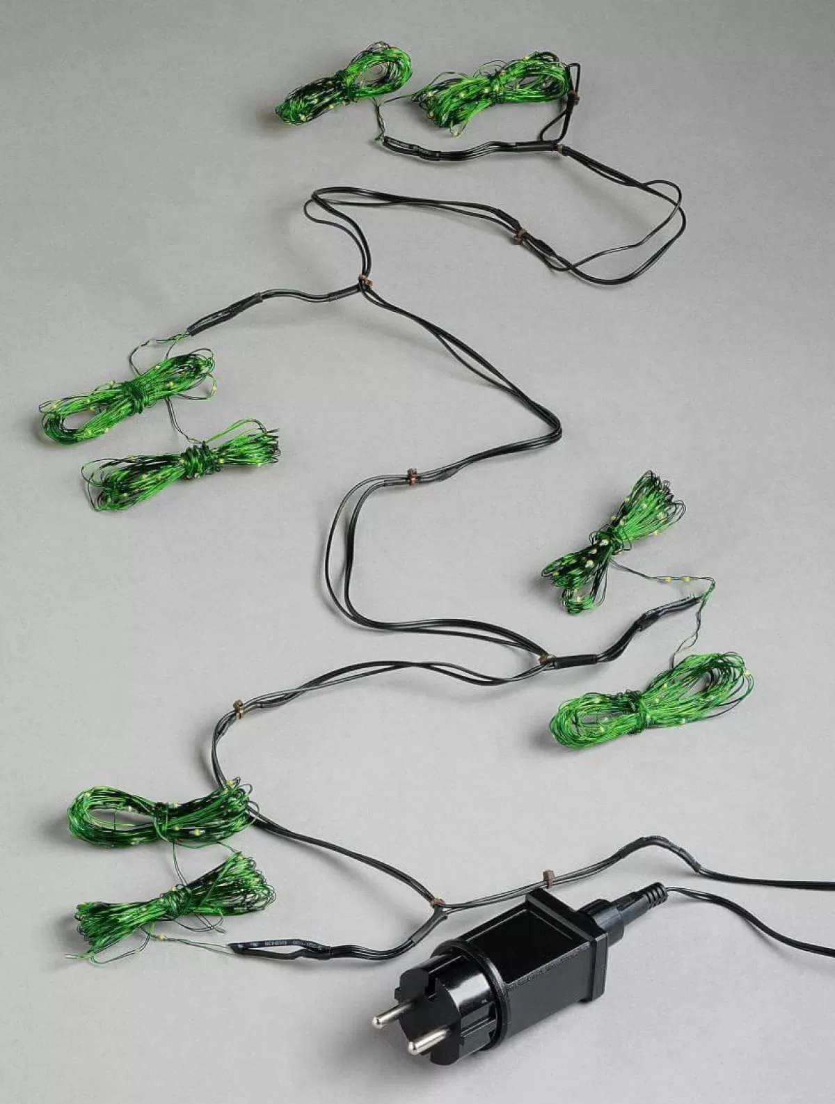 DecoWoerner LED Wire Light Chain For Christmas Trees, 4 Strings Of 4 M Each