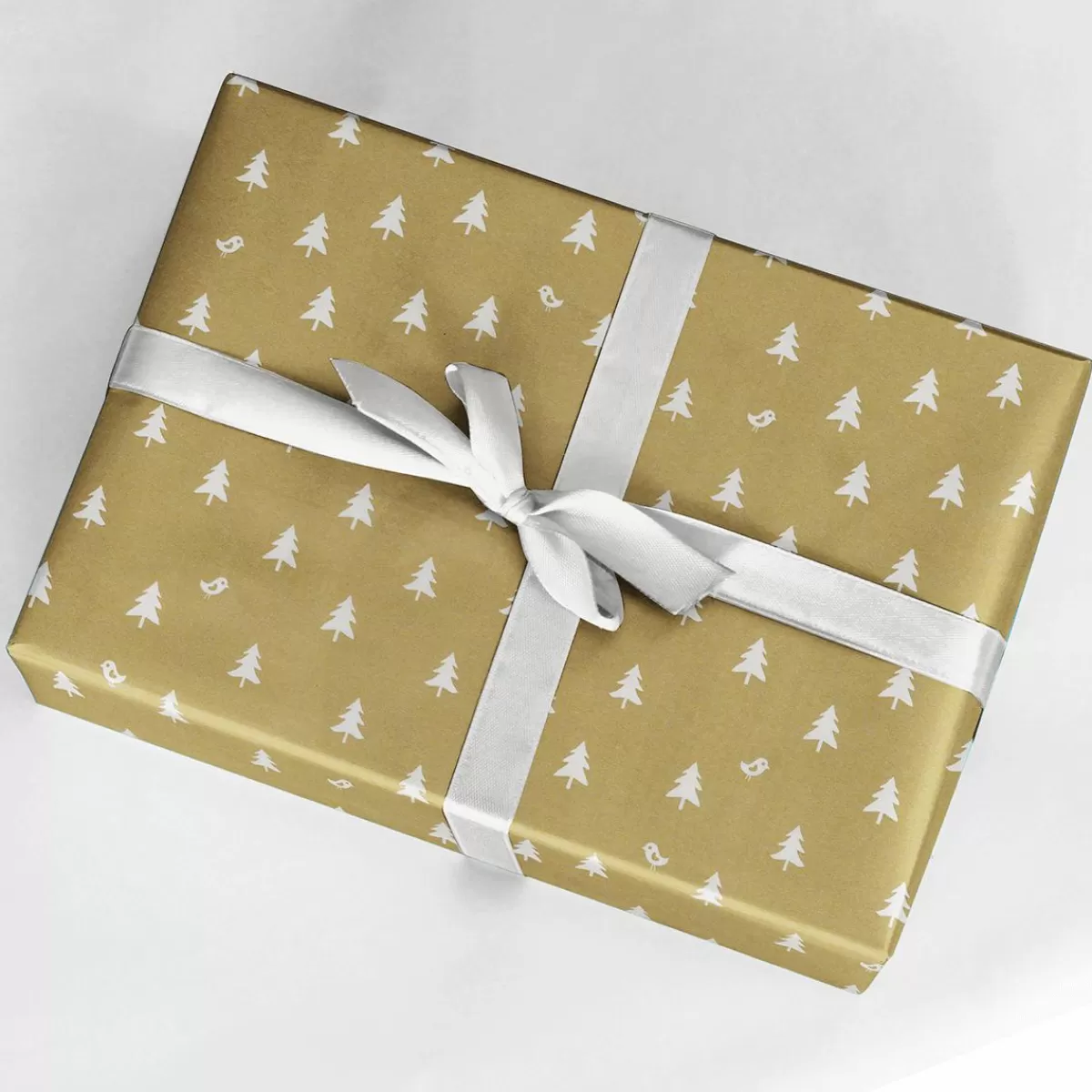 DecoWoerner Sustainable, en Christmas Wrapping Paper With White Fir Trees - 50 M Gift Wrapping Paper Roll