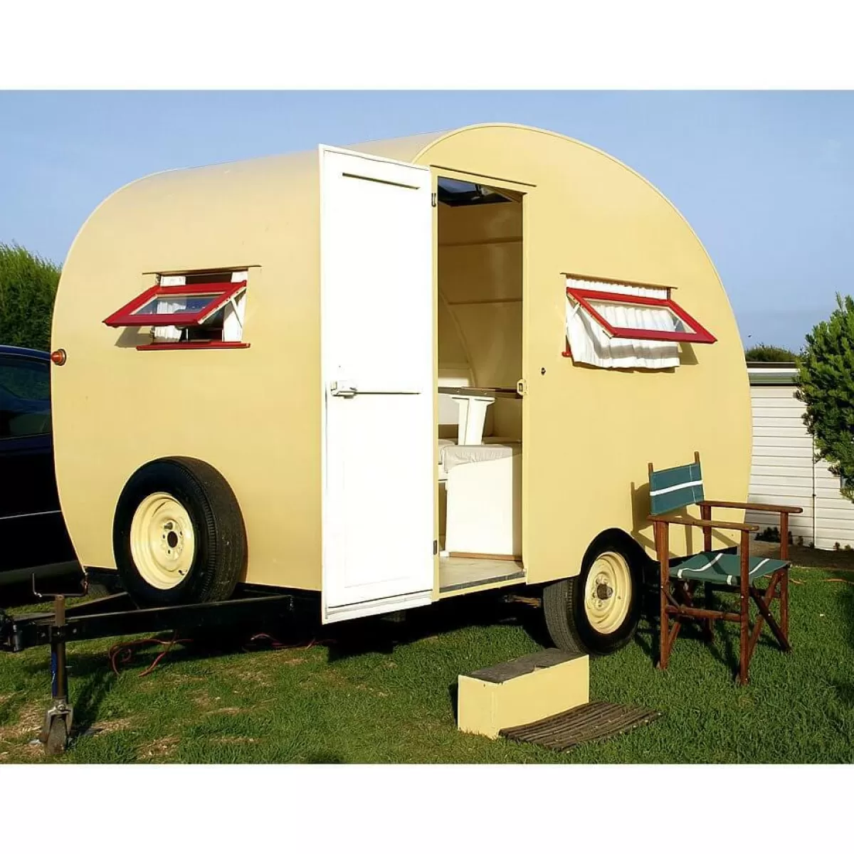 DecoWoerner XXL PVC Banner " Retro Caravan" Made Of Flame Retardant Truck Tarpaulin 250 X 330 Cm